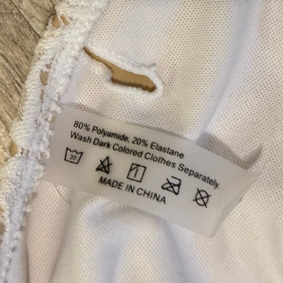 Cute White Crocheted Bikini with Scrunch Back Bottom - Size XL - Worn Once - Picture 4 of 10